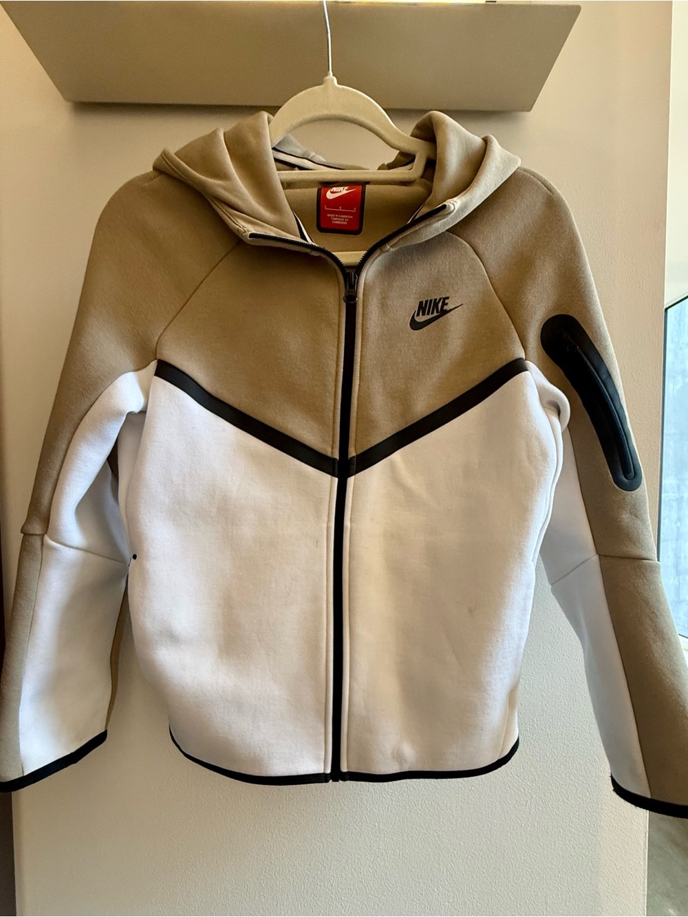 Kids Nike Tech Two-Tone Hooded Full-Zip Jacket - White & Tan. Size LG